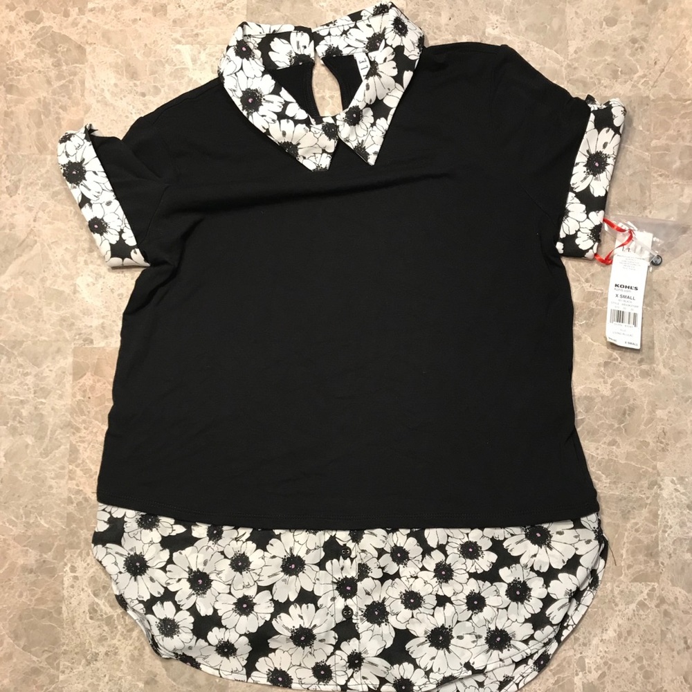 NWT Size XS Super Cute Top